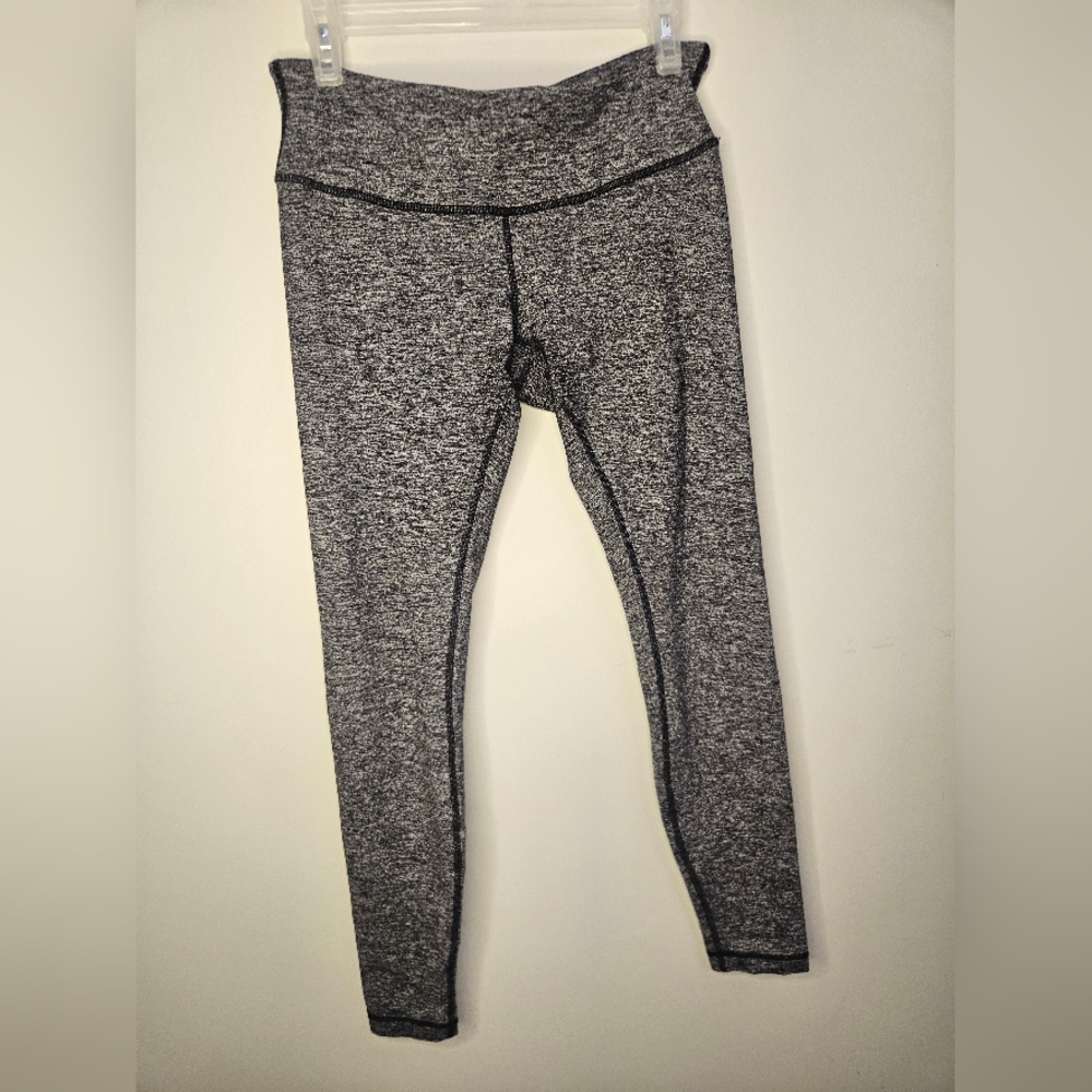 CLululemon Wunder Under Hi-Rise 1/2 Tight Heathered Black Luxtreme. Size 8